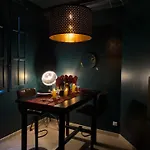 Mieuxqualhotel Jacuzzi Privatif Le Carré 4*
