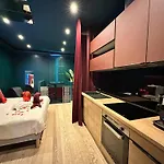 Mieuxqualhotel Jacuzzi Privatif Le Carré