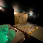Mieuxqualhotel Jacuzzi Privatif Le Carré Appartamento Bordeaux