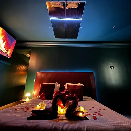 Mieuxqualhotel Jacuzzi Privatif Velvet Desire 아파트