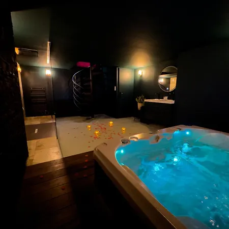 Apartment Mieuxqualhotel Jacuzzi Privatif Velvet Desire *