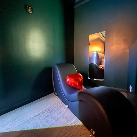 Mieuxqualhotel Jacuzzi Privatif Velvet Desire Bordeaux