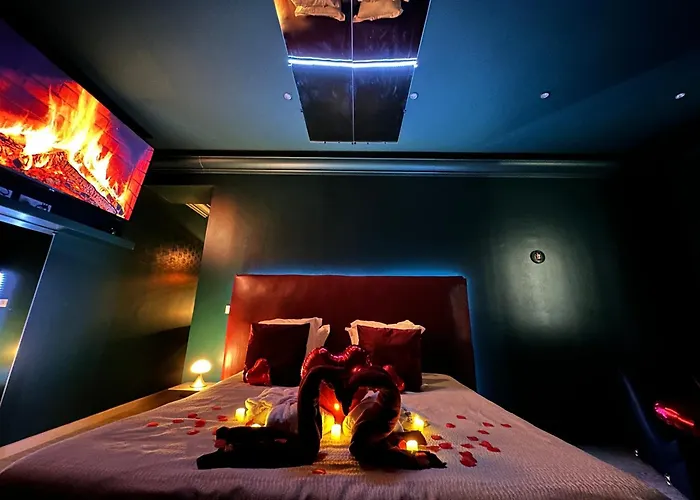 Mieuxqualhotel Jacuzzi Privatif Velvet Desire 아파트