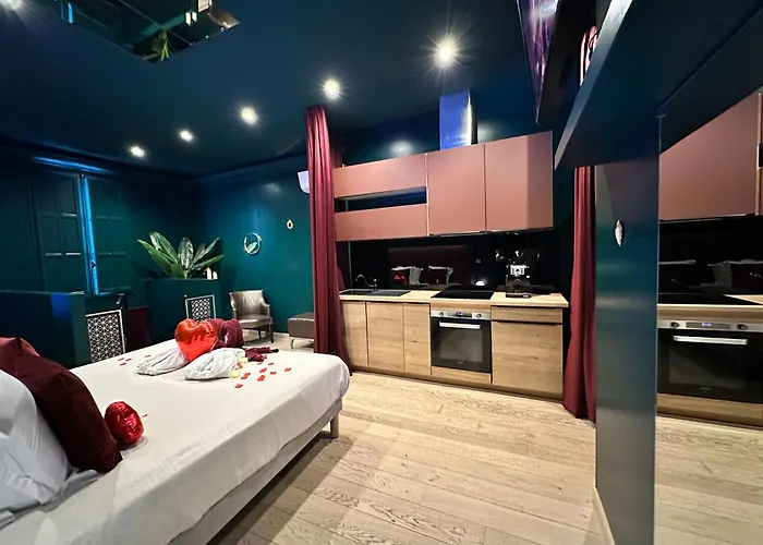 Mieuxqualhotel Jacuzzi Privatif Velvet Desire 아파트 4*