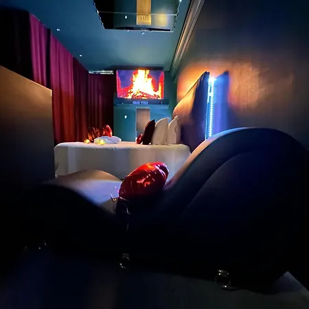 Mieuxqualhotel Jacuzzi Privatif Velvet Desire Lejlighed Bordeaux